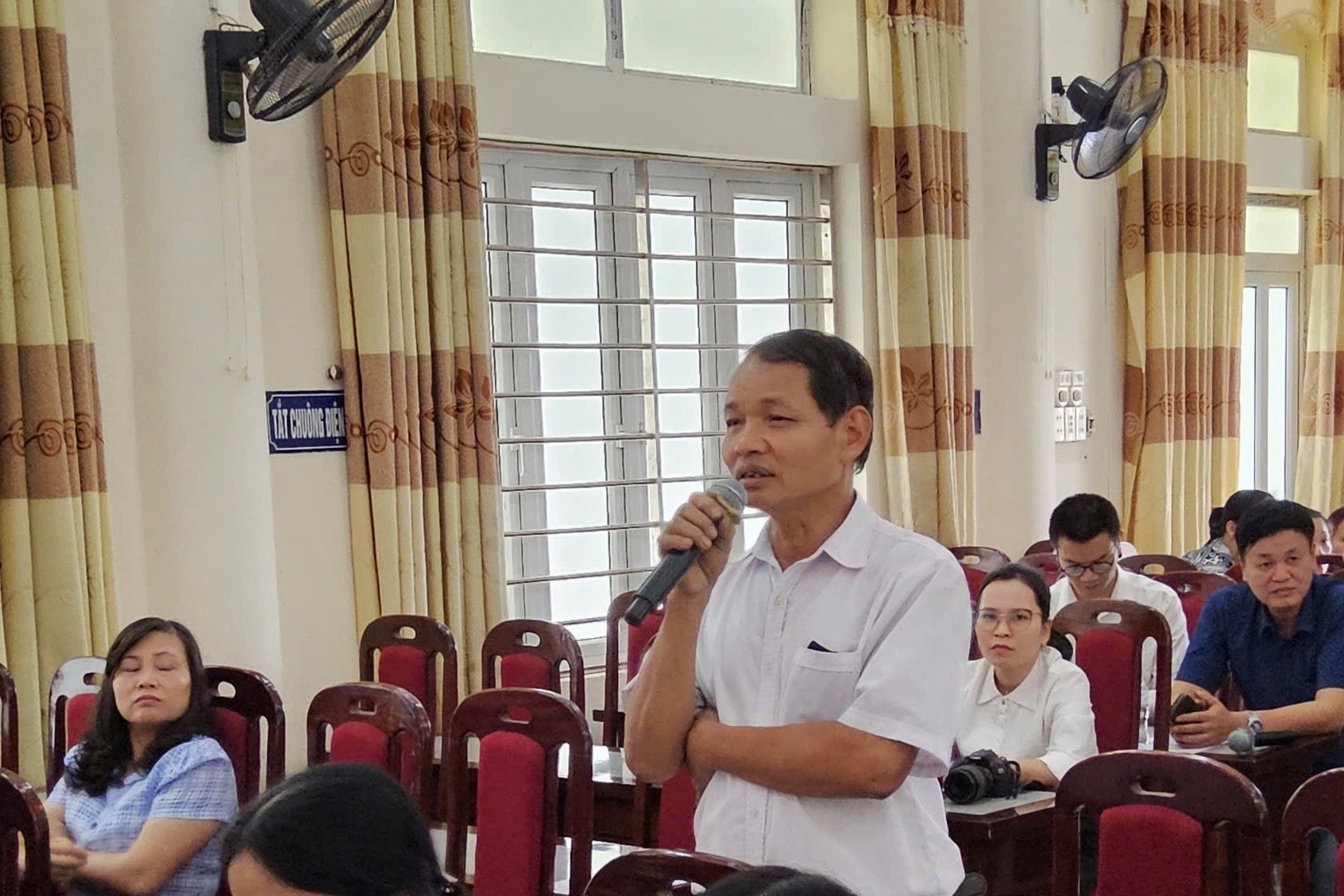 C&aacute;c đơn vị tham gia &yacute; kiến tại Hội nghị.