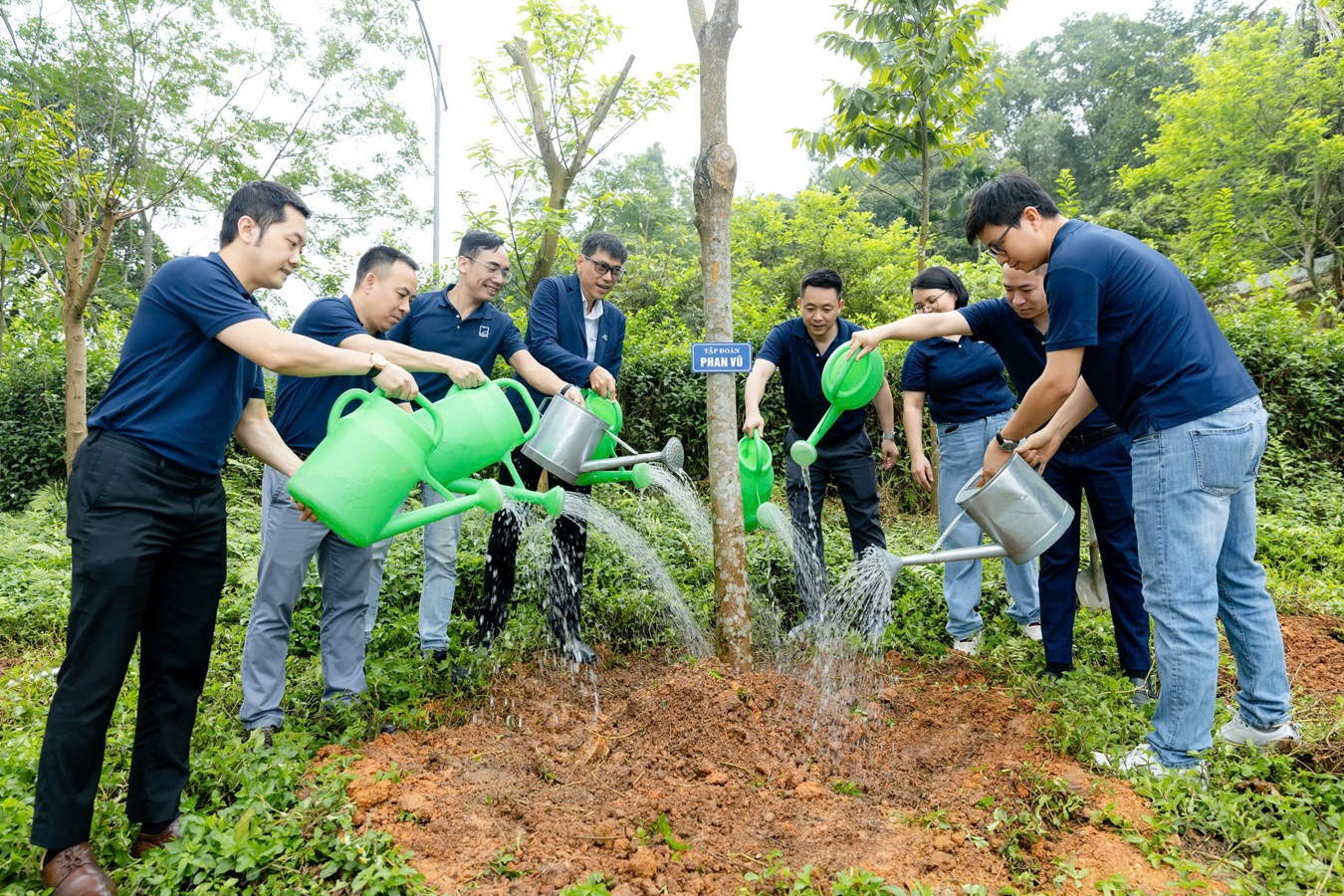 &ldquo;Lễ ph&aacute;t động trồng c&acirc;y v&igrave; m&ocirc;i trường xanh bền vững&rdquo; với chủ đề &ldquo;Việt Nam cụ thể h&oacute;a con đường tới Net Zero&rdquo; đ&atilde; ch&iacute;nh thức diễn ra