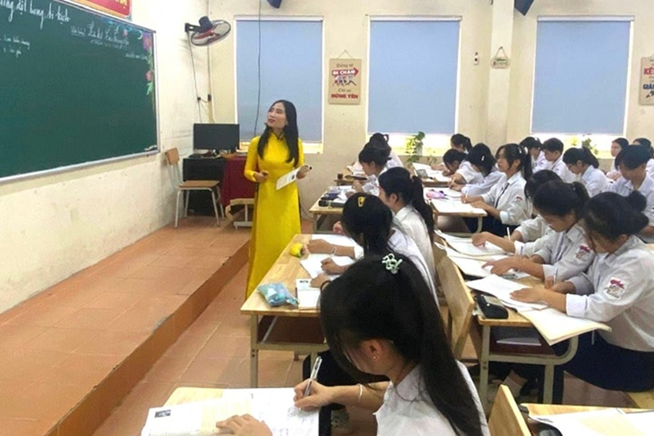 Thủ tướng chỉ đạo mạnh mẽ việc tái cấu trúc ngành giáo dục và đưa tiếng Anh thành ngôn ngữ thứ hai