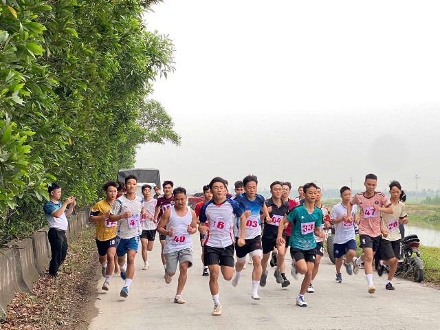 Giai Lạc s&ocirc;i động ng&agrave;y hội thể thao với giải Việt d&atilde;, Đ&aacute; cầu năm 2026.