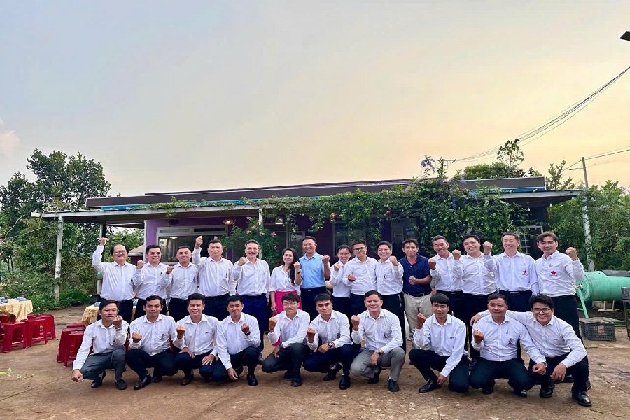 C&ocirc;ng ty ANT (tỉnh Đồng Nai). đến tham quan l&agrave;m việc để đưa c&ocirc;ng nghệ than v&agrave;o l&agrave;m đệm l&oacute;t sinh học trong chăn nu&ocirc;i G&agrave; - Vịt