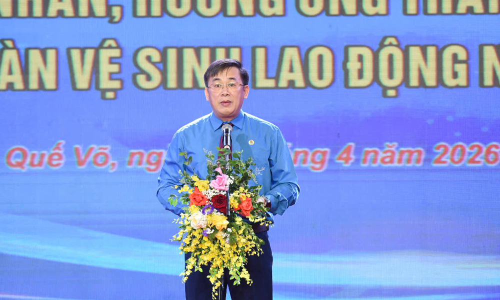 Đồng ch&iacute; Thạch Văn Chung, Chủ tịch Li&ecirc;n đo&agrave;n Lao động tỉnh ph&aacute;t biểu khai mạc.