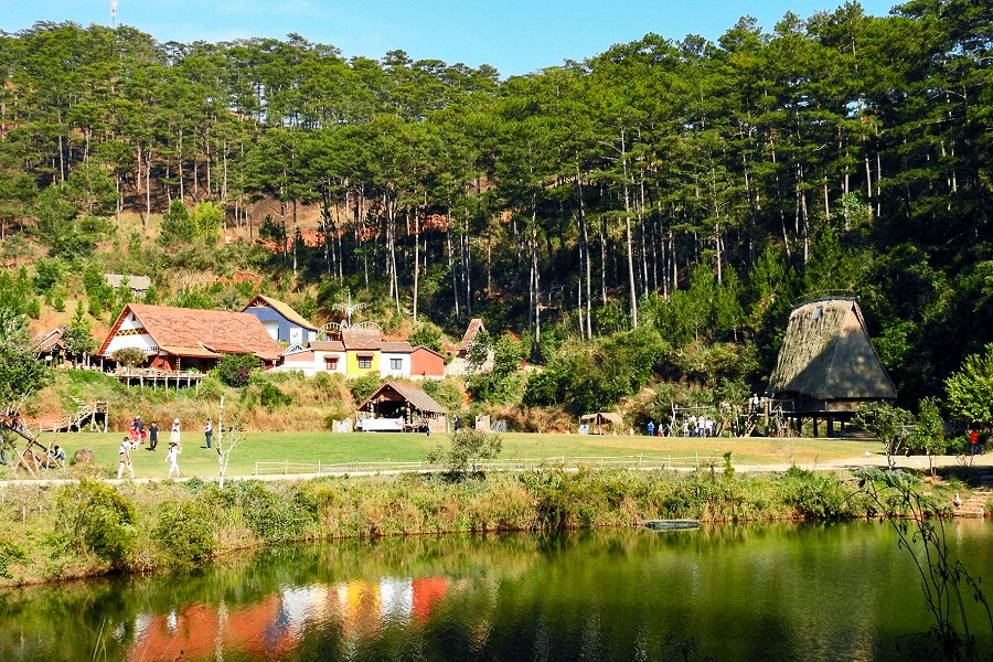 L&acirc;m Đồng ph&aacute;t động c&aacute;c th&ocirc;ng điệp truyền th&ocirc;ng mạnh mẽ như L&acirc;m Đồng - đến để y&ecirc;u