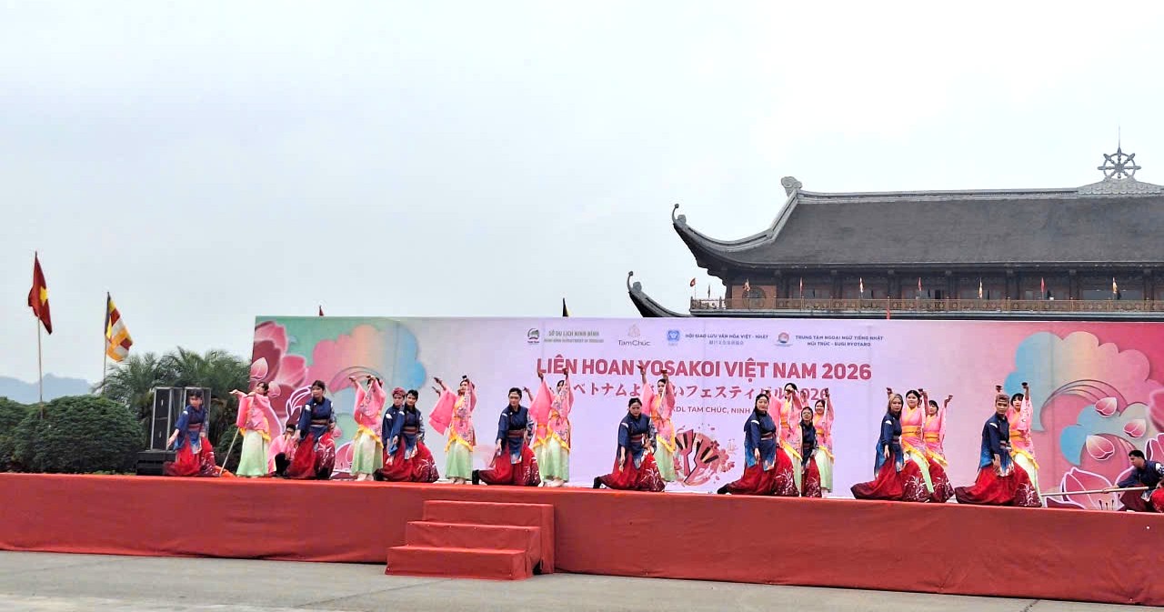 Li&ecirc;n hoan Yosakoi l&agrave; điểm nhấn thể hiện r&otilde; định hướng ph&aacute;t triển du lịch của tỉnh Ninh B&igrave;nh theo hướng &ldquo;lấy di sản l&agrave;m nền tảng, lấy s&aacute;ng tạo l&agrave;m động lực&rdquo;