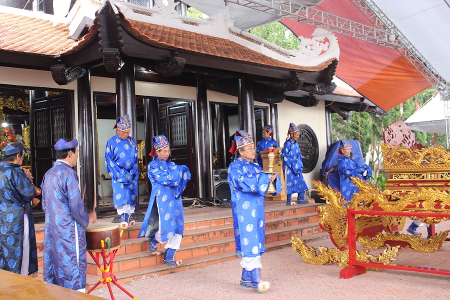 Nghi thức tế lễ truyền thống diễn ra trang nghi&ecirc;m trong Lễ Giỗ Tổ H&ugrave;ng Vương tại Di t&iacute;ch Đền thờ Quốc Tổ (phường Cam Ly - Đ&agrave; Lạt)