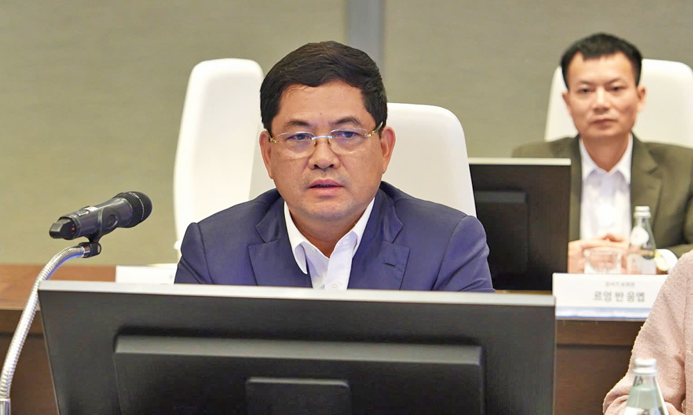 Đồng ch&iacute; Nguyễn Hồng Th&aacute;i, Ủy vi&ecirc;n Trung ương Đảng, B&iacute; thư Tỉnh ủy Bắc Ninh ph&aacute;t biểu tại buổi l&agrave;m việc.