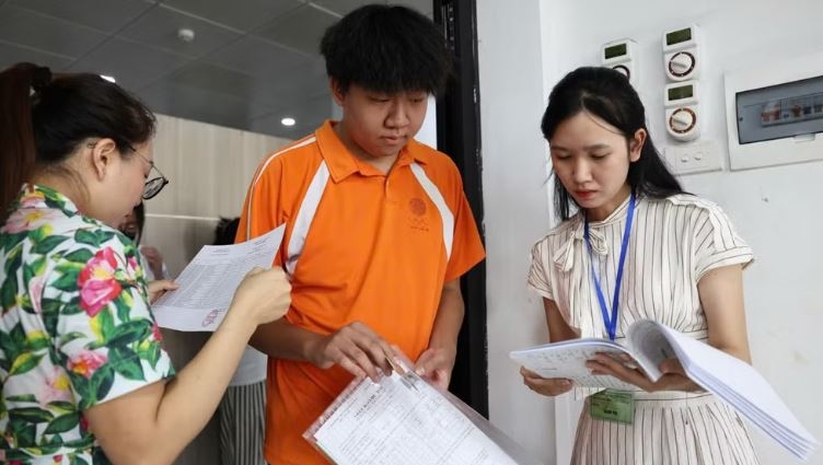 Hơn 480.000 thí sinh đăng ký thi tốt nghiệp THPT 2026 sau ngày đầu mở cổng