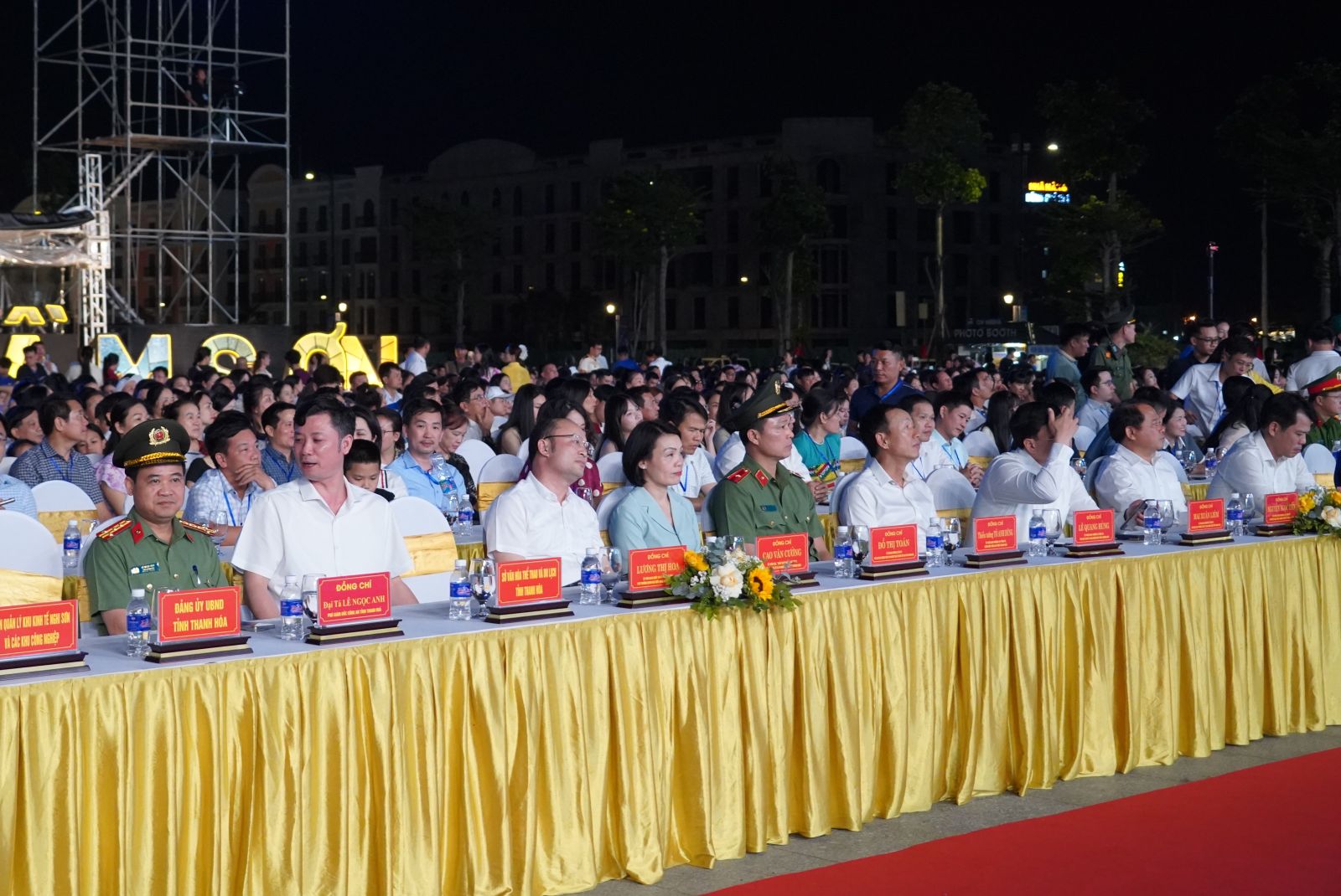 C&aacute;c đại biểu dự khai mạc Lễ hội du lịch biển Sầm Sơn năm 2026