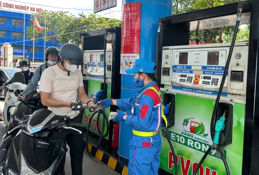 Petrolimex sẵn sàng phân phối xăng sinh học E10RON95-III trên toàn hệ thống