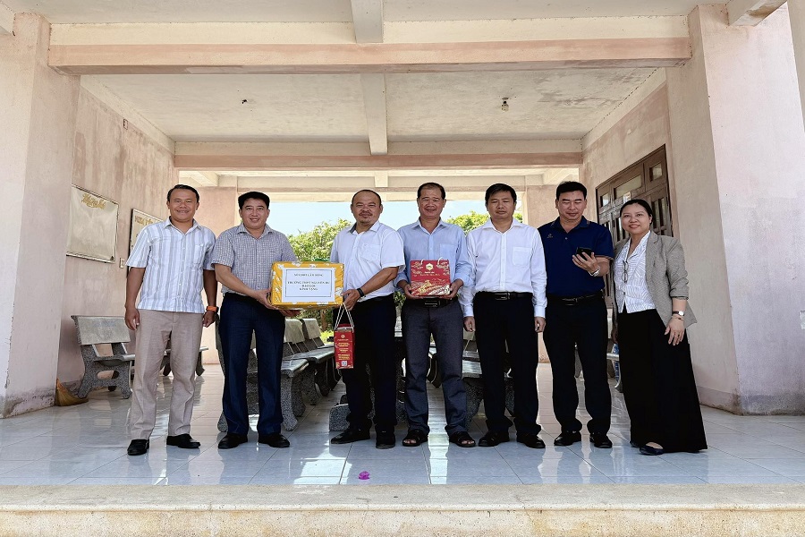 Chương tr&igrave;nh kết nghĩa giữa Trường THPT Nguyễn Du v&agrave; Trung t&acirc;m GDNN &ndash; GDTX Ph&uacute; Qu&yacute; đ&atilde; để lại nhiều dấu ấn t&iacute;ch cực.