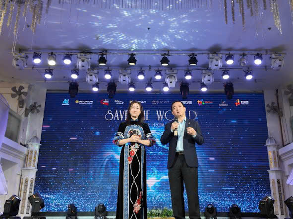 Nghệ sĩ Viola quốc tế Nguyệt Thu vừa ch&iacute;nh thức c&ocirc;ng bố dự &aacute;n &ldquo;Save The World&rdquo;