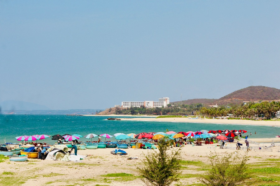 Một g&oacute;c b&atilde;i đ&aacute; &Ocirc;ng Địa