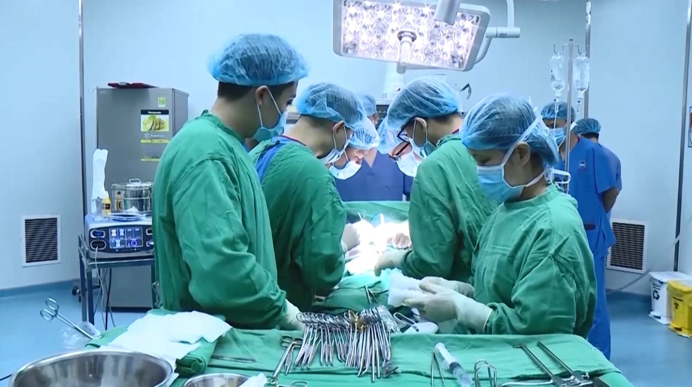 Bệnh viện Ung bướu tỉnh Thanh Hóa làm chủ kỹ thuật tái tạo tuyến vú bằng vạt cơ lưng