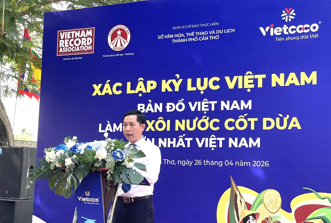 &Ocirc;ng Sầm Long Giang, Ph&oacute; Gi&aacute;m đốc Sở Văn h&oacute;a, Thể thao v&agrave; Du lịch TP. Cần Thơ ph&aacute;t biểu Lễ x&aacute;c lập kỷ lục 