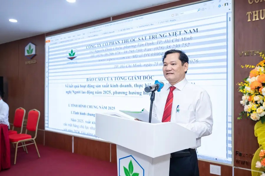 &Ocirc;ng Nguyễn Th&acirc;n, B&iacute; thư Đảng ủy, Tổng Gi&aacute;m đốc Vipesco, b&aacute;o c&aacute;o kết quả thực hiện Nghị quyết Hội nghị Người lao động năm 2025 v&agrave; phương hướng, nhiệm vụ năm 2026