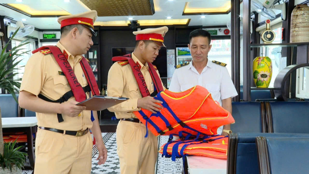 Quảng Ninh: Đảm bảo trật tự, an toàn giao thông trong kì nghỉ lễ