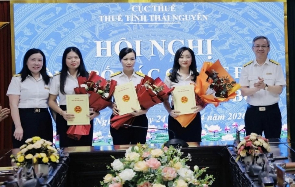 Thuế tỉnh Thái Nguyên điều động, bổ nhiệm cán bộ quản lý