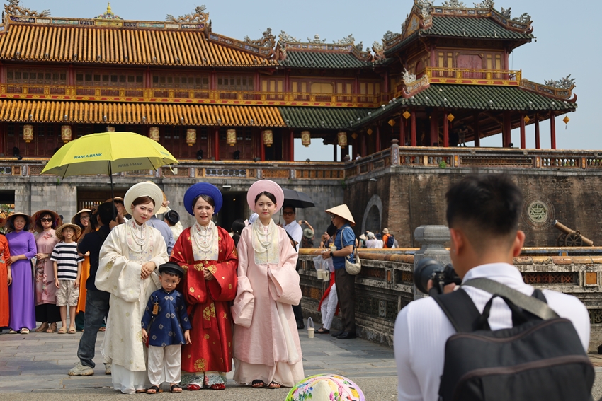 TP. Huế đón gần 400.000 lượt khách dịp Giỗ Tổ Hùng Vương