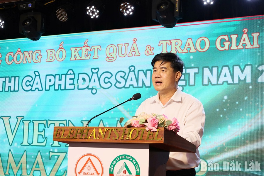 Ph&oacute; Chủ tịch UBND tỉnh Nguyễn Thi&ecirc;n Văn ph&aacute;t biểu tại khai mạc.