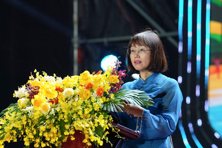 Ph&oacute; Cục trưởng Cục Du lịch quốc gia Việt Nam Nguyễn Thị Hoa Mai ph&aacute;t biểu tại buổi lễ