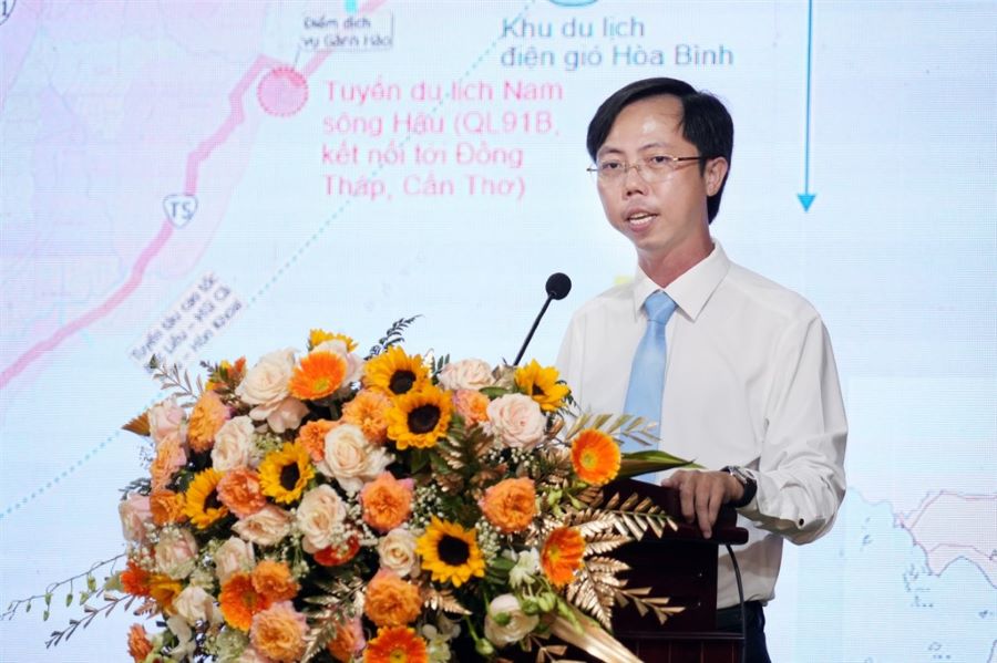 &Ocirc;ng L&yacute; Vỹ Triều Dương -Ph&oacute; Gi&aacute;m đốc Sở Văn h&oacute;a, Thể thao v&agrave; Du lịch L&yacute; Vỹ Triều Dương ph&aacute;t biểu tại hội thảo