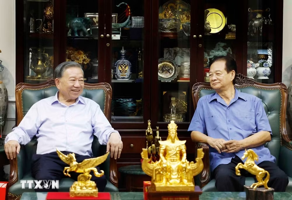 Tổng B&iacute; thư, Chủ tịch nước T&ocirc; L&acirc;m đến thăm nguy&ecirc;n Thủ tướng Ch&iacute;nh phủ Nguyễn Tấn Dũng - Ảnh: TTXVN
