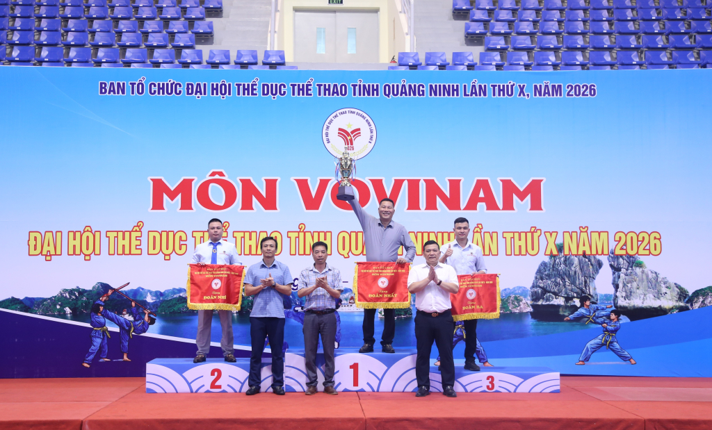 Đo&agrave;n Đặc khu V&acirc;n Đồn xuất sắc gi&agrave;nh giải Nhất