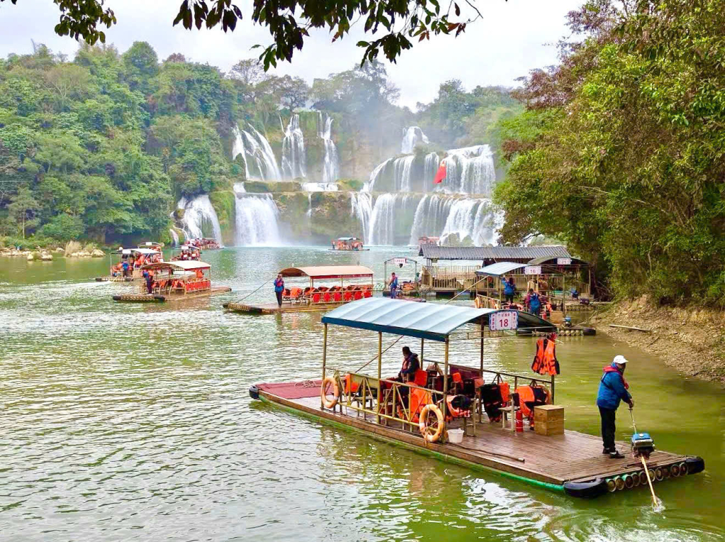 Du lịch ngắn ngày bùng nổ dịp lễ, ngành du lịch cần thích ứng ra sao?