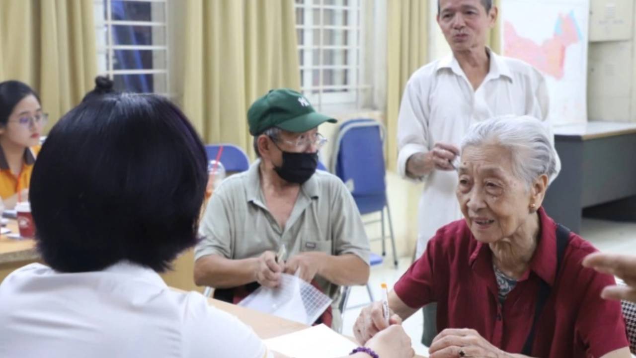 Bổ sung nhóm đối tượng hưởng trợ cấp hàng tháng vào lộ trình tăng lương từ 1/7