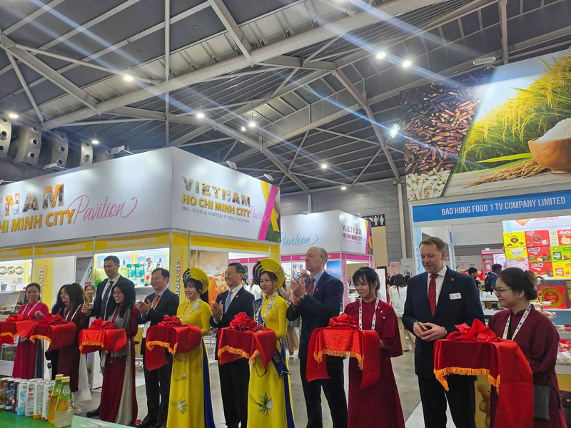 Việt Nam tiếp tục duy trì vị trí đối tác thương mại thứ 10 của Singapore