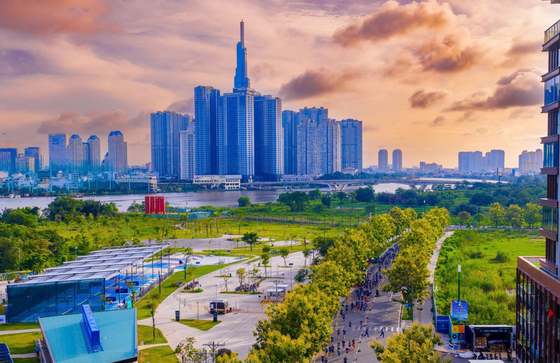 Giải chạy với ba cự ly 5 &ndash; 10 v&agrave; 21km, đưa c&aacute;c runners kh&aacute;m ph&aacute; vẻ đẹp của Th&agrave;nh phố Hồ Ch&iacute; Minh (Nguồn: Nexus)