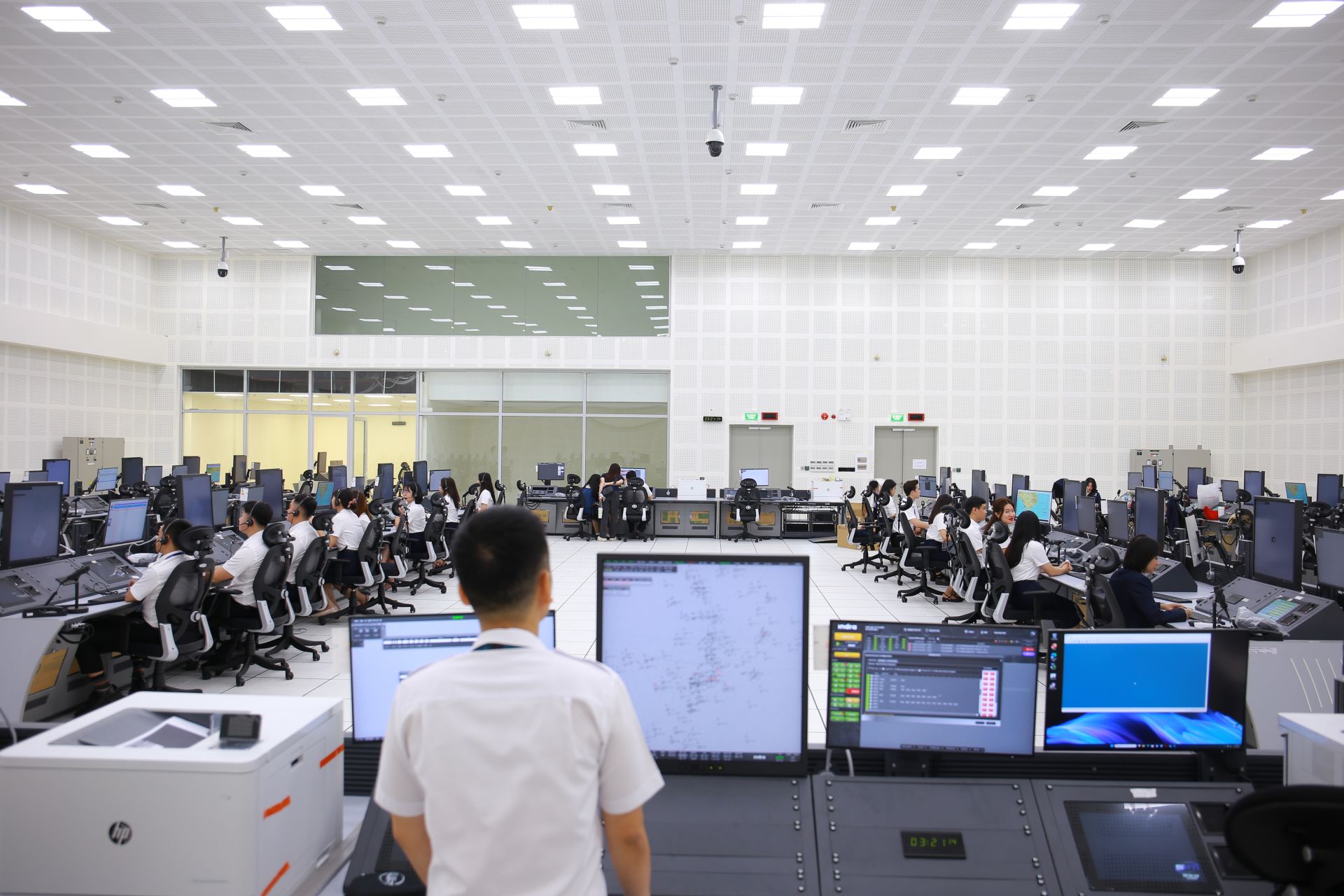 Trung t&acirc;m Kiểm so&aacute;t đường d&agrave;i Hồ Ch&iacute; Minh với cơ sở vật chất hiện đại