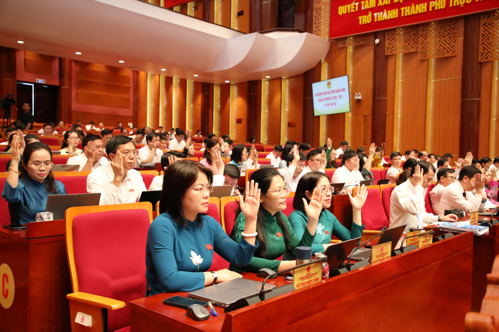 Kỳ họp thứ 2 HĐND tỉnh Quảng Ninh khóa XV thông qua 14 nghị quyết