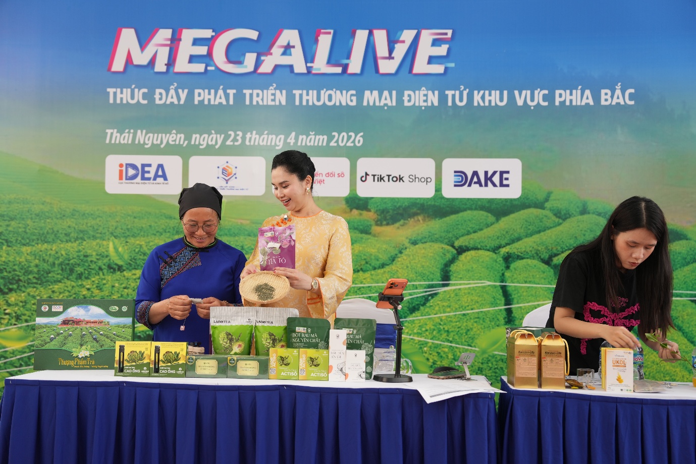 M&ocirc;̣t phi&ecirc;n livestream trong khu&ocirc;n kh&ocirc;̉ sự ki&ecirc;̣n