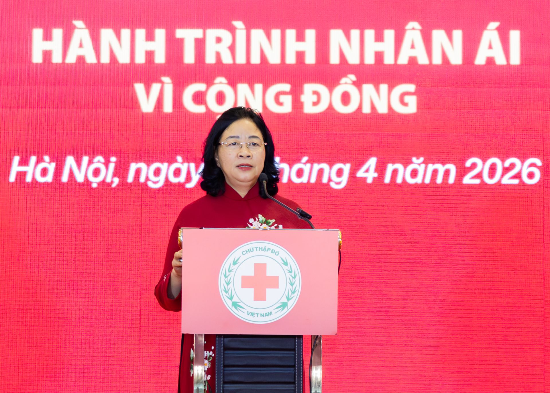 Đồng ch&iacute; B&ugrave;i Thị Minh Ho&agrave;i - Ủy vi&ecirc;n Bộ Ch&iacute;nh trị, B&iacute; thư Trung ương Đảng, Chủ tịch Ủy ban Trung ương MTTQ Việt Nam ph&aacute;t biểu tại buổi lễ