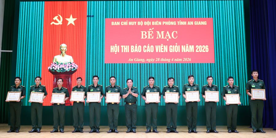 Không ngừng bồi dưỡng, nâng cao chất lượng đội ngũ Báo cáo viên