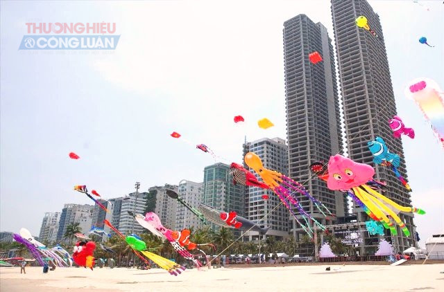 Khai trương m&ugrave;a du lịch biển.