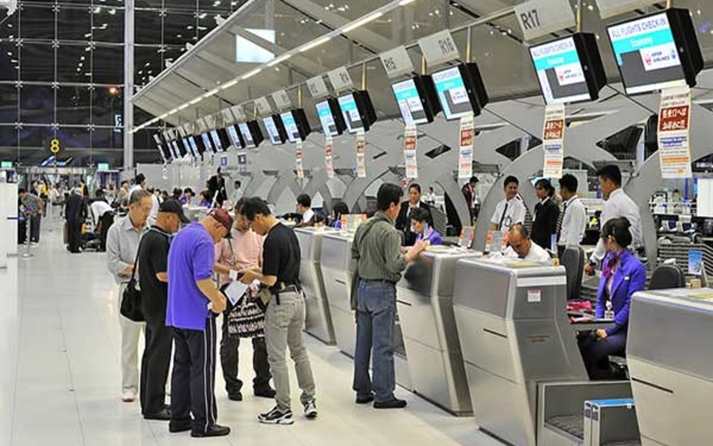 Cảnh giác rủi ro lỡ chuyến bay và mất trắng tiền tour do nợ thuế