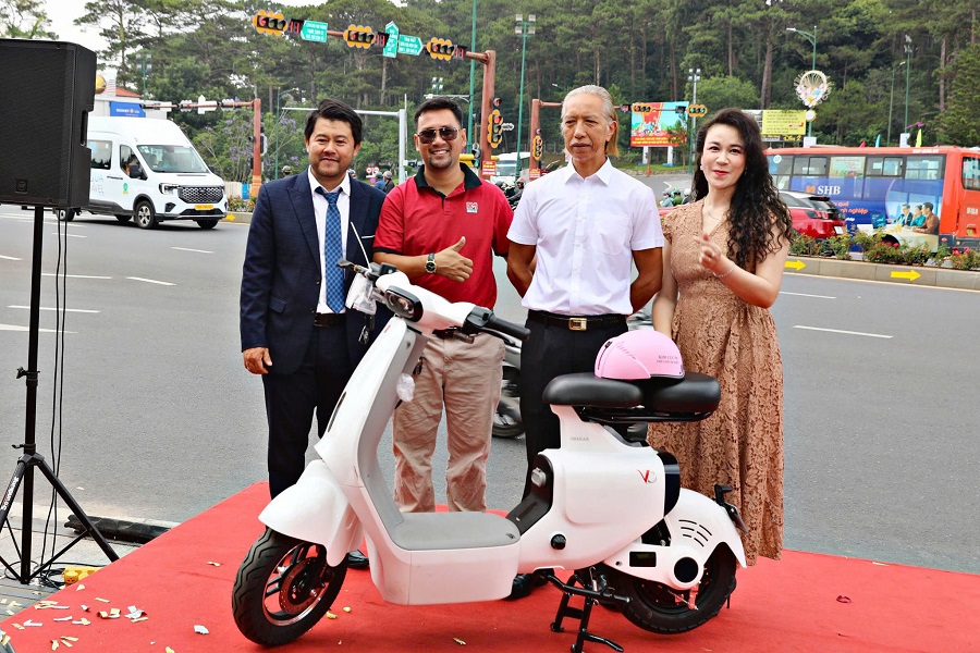 Kim Cúc 79 trở lại Đà Lạt: Tái sinh “ký ức phố núi”, định hình thương hiệu xe điện xanh