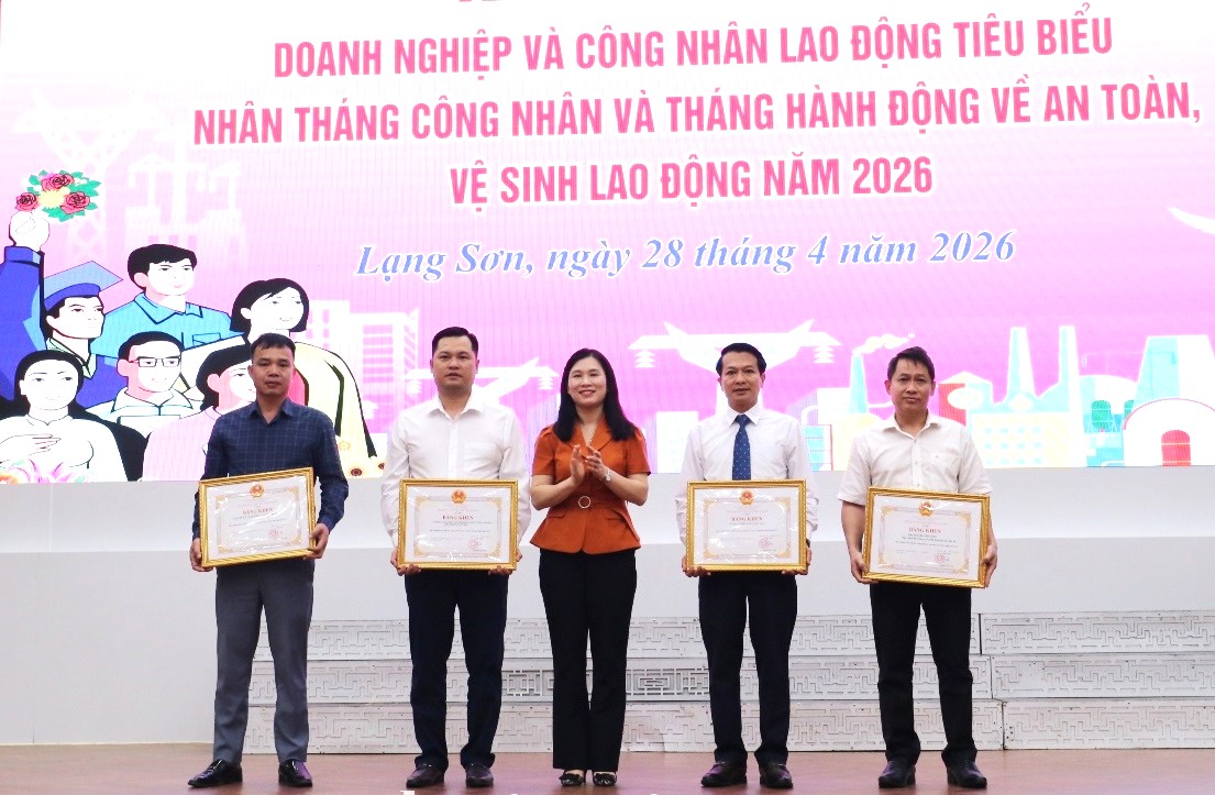 UBND tỉnh Lạng Sơn đ&atilde; tặng Bằng khen cho 1 c&aacute; nh&acirc;n v&agrave; 3 doanh nghiệp c&oacute; th&agrave;nh t&iacute;ch xuất sắc trong c&ocirc;ng t&aacute;c an to&agrave;n, vệ sinh lao động