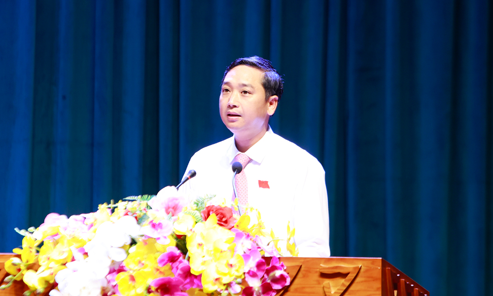 Đồng ch&iacute; Nguyễn Việt Oanh, Ph&oacute; B&iacute; thư Tỉnh ủy, Chủ tịch HĐND tỉnh ph&aacute;t biểu khai mạc kỳ họp.