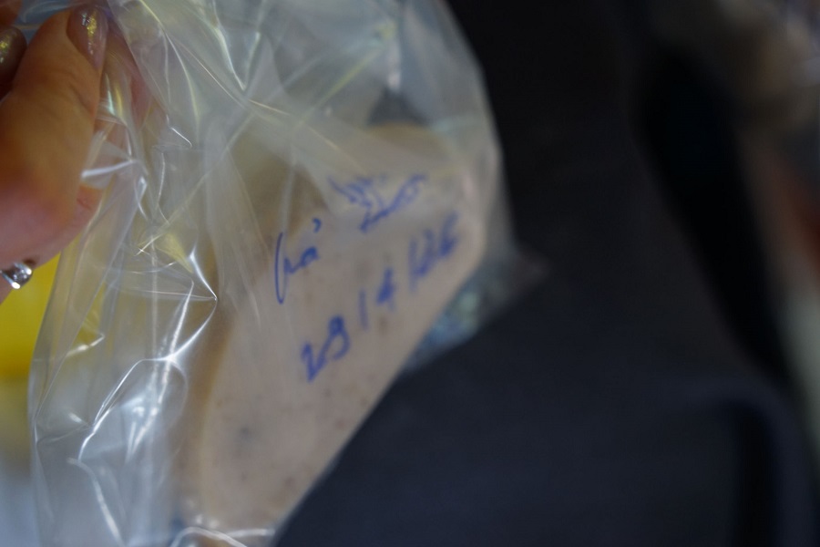 Thu giữ mẫu để kiểm tra