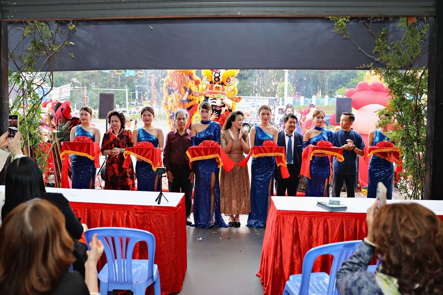 Tưng bừng lễ khai trương của doanh nghiệp xe điện Kim C&uacute;c 79