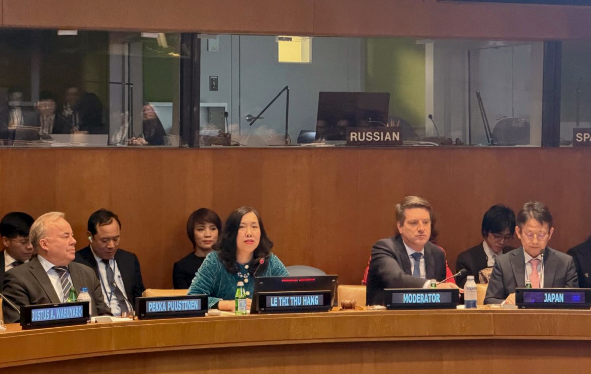 Thứ trưởng Lê Thị Thu Hằng phát biểu khai mạc Tọa đ&agrave;m. (Ảnh: Bộ Ngoại giao)