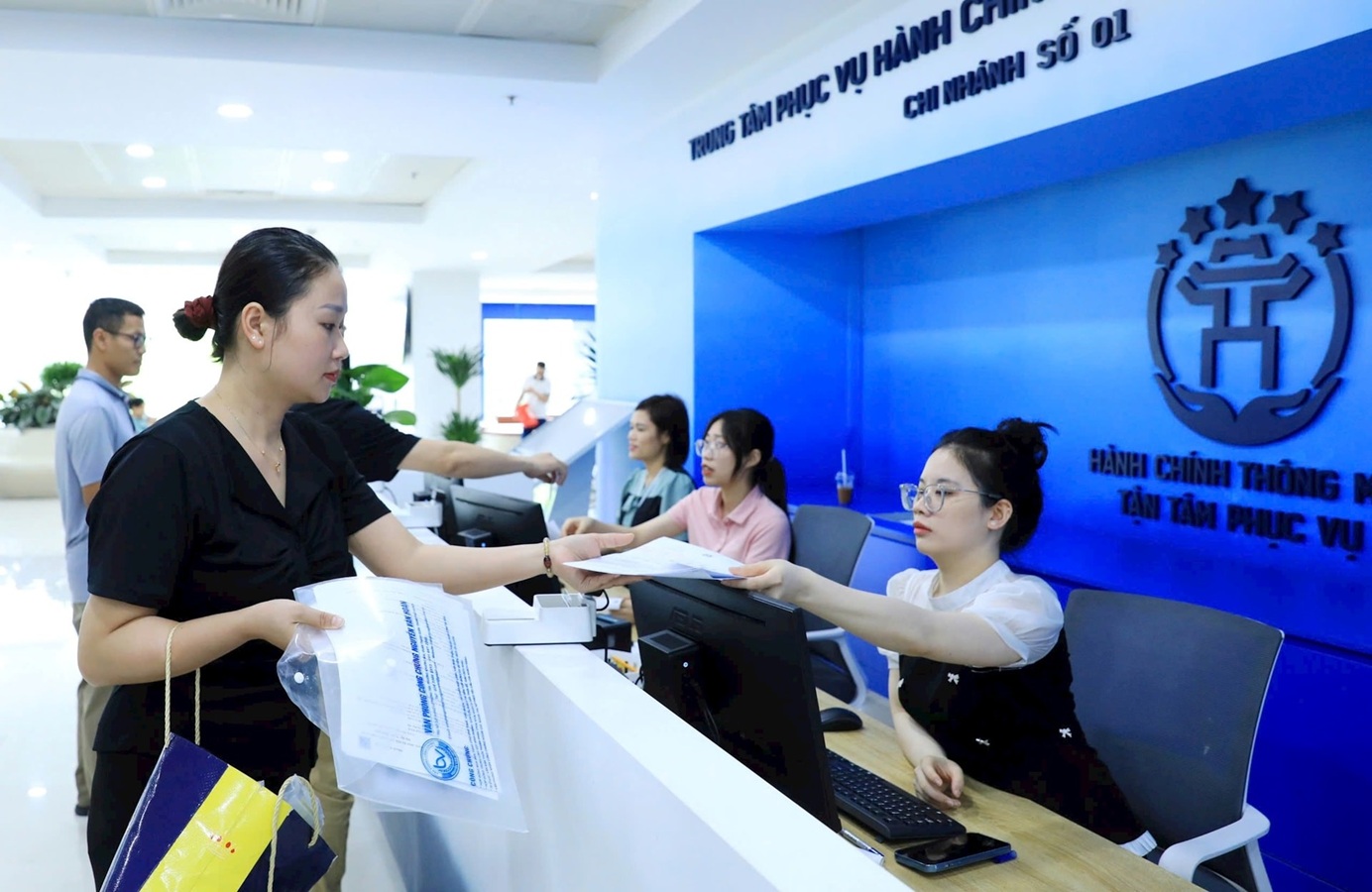 Đề xuất duy trì quy định 5 năm công tác khi tiếp nhận vào công chức