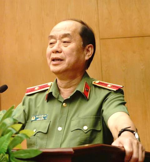 Thiếu tướng Nguyễn Hữu Hợp, Gi&aacute;m đốc C&ocirc;ng an th&agrave;nh phố ph&aacute;t biểu tại buổi lễ.