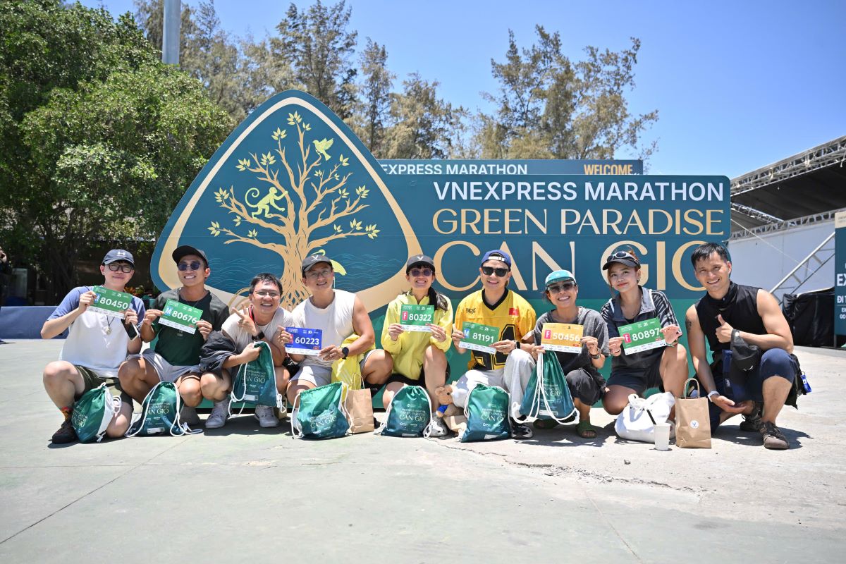 Cộng đồng đam m&ecirc; chạy bộ tề tựu về Vinhomes Green Paradise nhận Bib v&agrave; Racekit trong ng&agrave;y 30/4