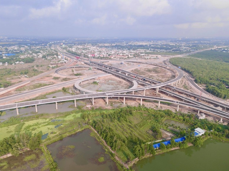 Bổ sung mức giá dịch vụ tại nút giao Long Thành trên cao tốc TP.HCM - Long Thành - Dầu Giây từ 30/4