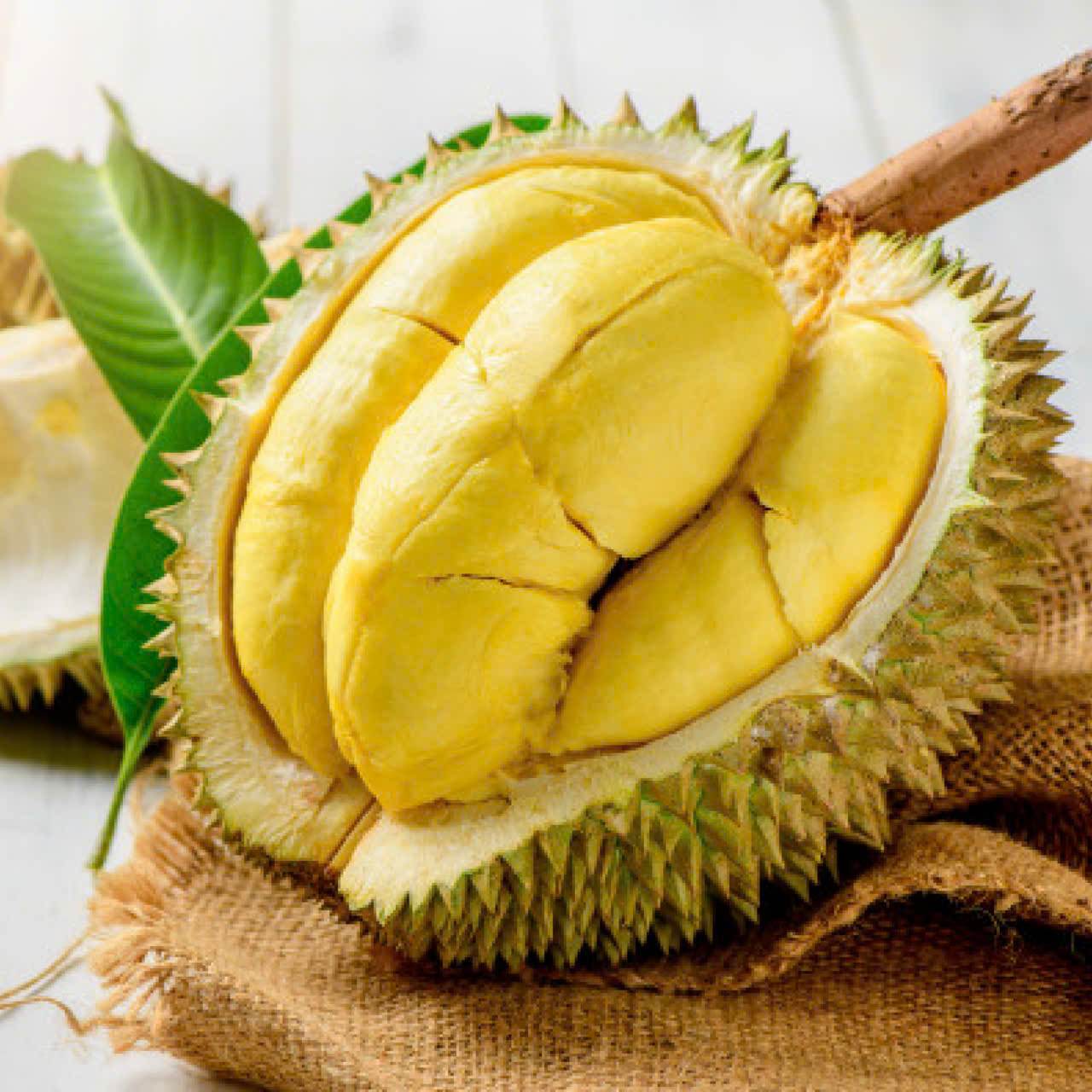 Giá sầu riêng hôm nay 30/4: Ri6 và Musang King tăng trở lại