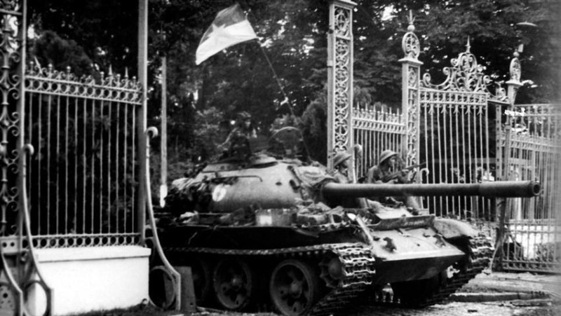 Điện mừng nhân kỷ niệm 51 năm Ngày Giải phóng miền Nam, thống nhất đất nước